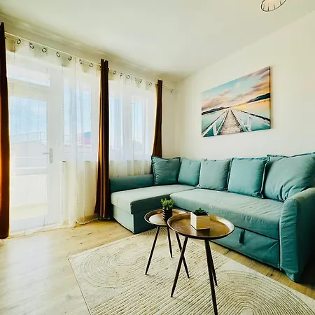 Toni House 405 Marina